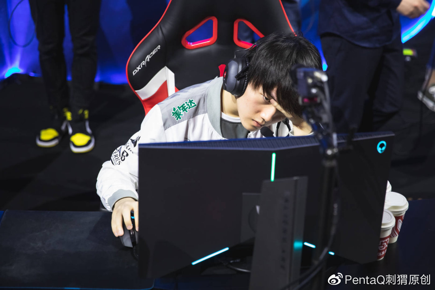 开云体育官网-包含V5翻盘TL，JackeyLove操刀奇招英雄翻盘峡谷大战全球总决赛，引爆全场热议的词条