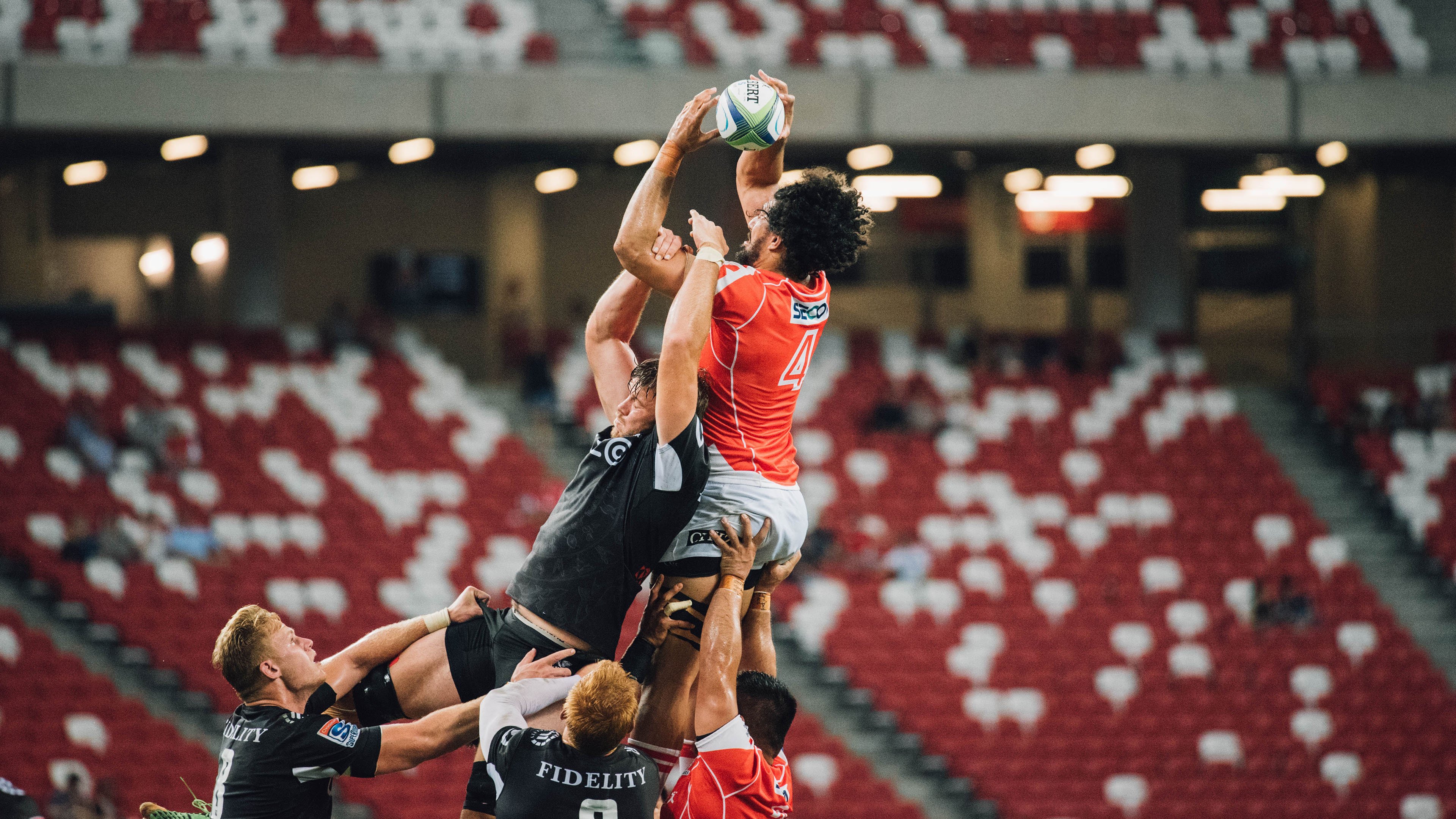 战术革命之夜，伊朗用最朴素的方式，击碎了意式美学的幻梦