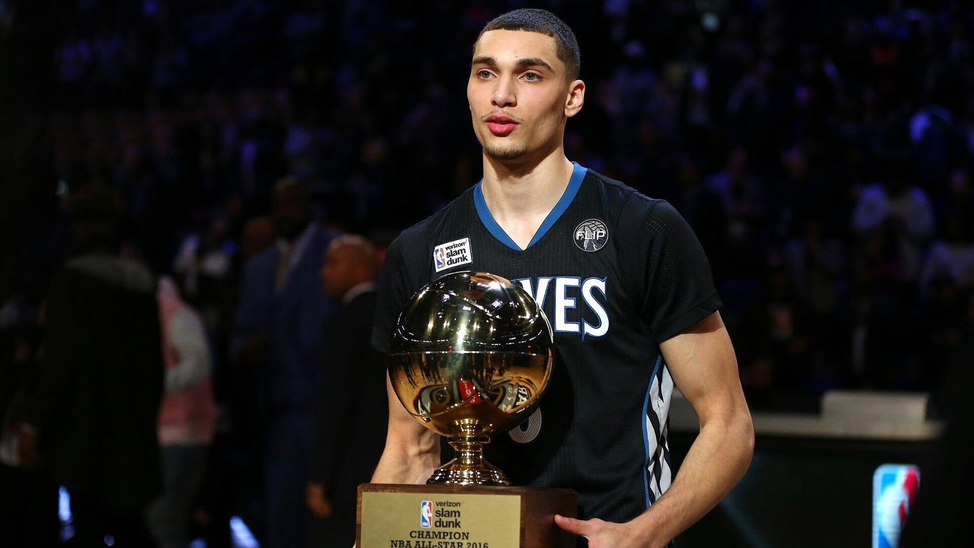 从老鹰撕咬到雄鹿破局—NBA硬核生存法则的两种诠释