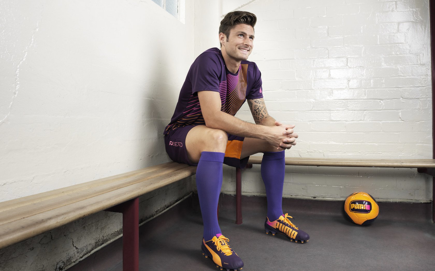 攻防转换的艺术，卡瓦哈尔核心引领乌克兰稳胜突尼斯，战术灵魂何在？